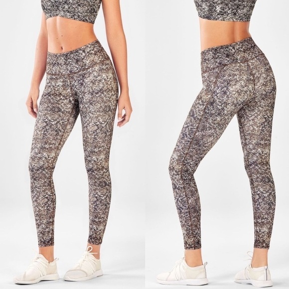 3/$25 🙌🏼 Fabletics Powerhold Printed Speckled Leggings Small - Picture 1 of 6